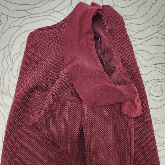 GUESS [XS] Burgundy Cold Shoulder Ruffle Long Sleeve Guess Top - Picture 4 of 11